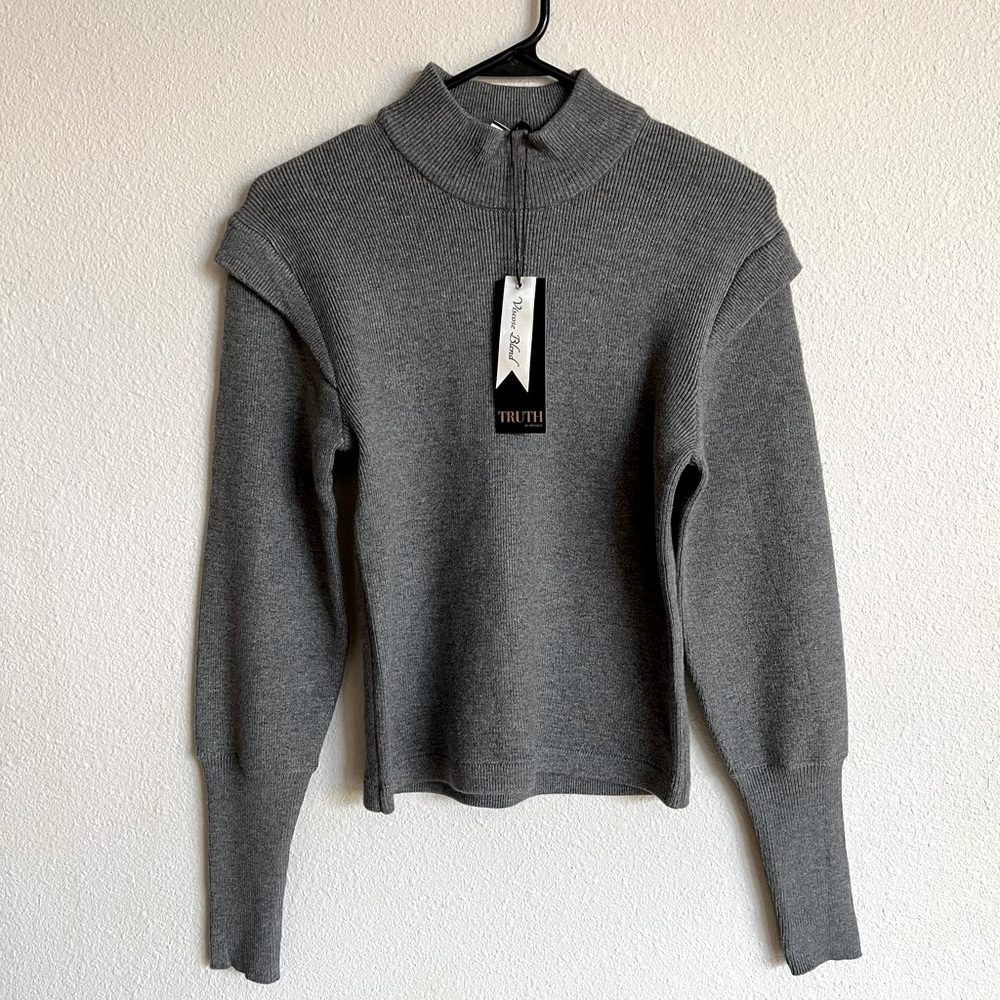 NWT Truth Long Sleeve Mock Neck Ribbed Cropped Gray Sweater